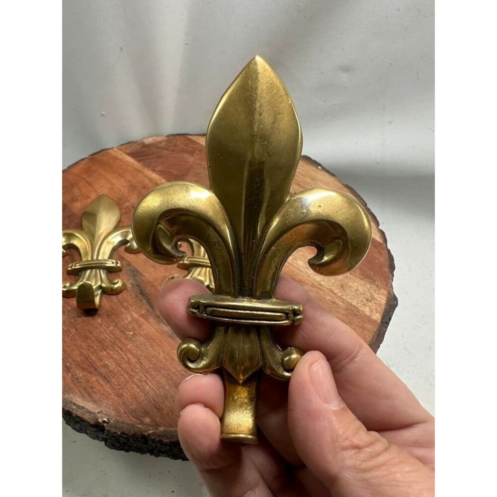 Wall Coat Hooks Fleur de lis Brass set of 3